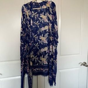 American eagle floral kimono/ topper